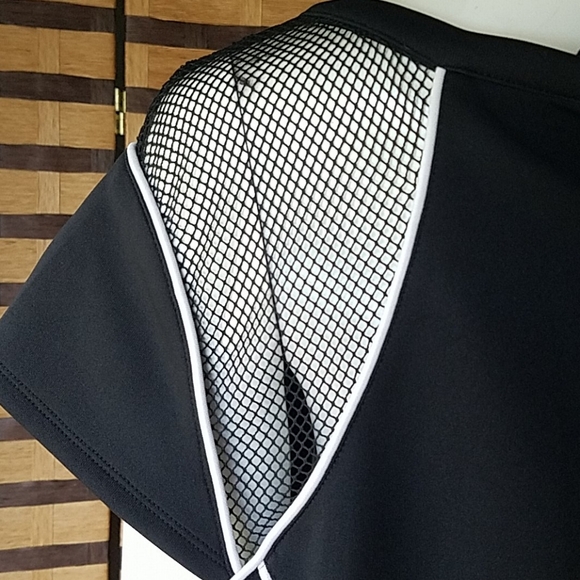 EUC!  Torrid stretch top - Picture 9 of 10